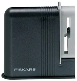 Fiskars Clip-Sharp, Total Length: 4 Cm, Plastic, 1000812 Scissors Sharpener, One Size, Black